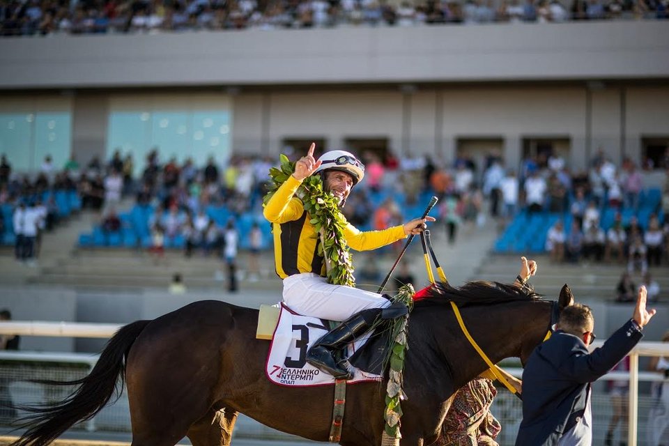 Λάμψη και θέαμα στο 71ο Ελληνικό Ντέρμπι ΟΠΑΠ: Παρουσία 6.000 θεατών η μεγάλη γιορτή [εικόνες] | iefimerida.gr 3