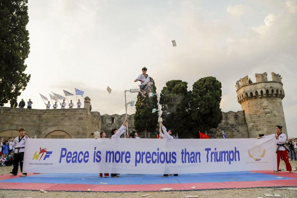 Ρόδος: Ηχηρό μήνυμα ειρήνης στην τελετή έναρξης του 1ου WTF Παγκοσμίου πρωταθλήματος Taekwondo Beach [εικόνες] | iefimerida.gr 3