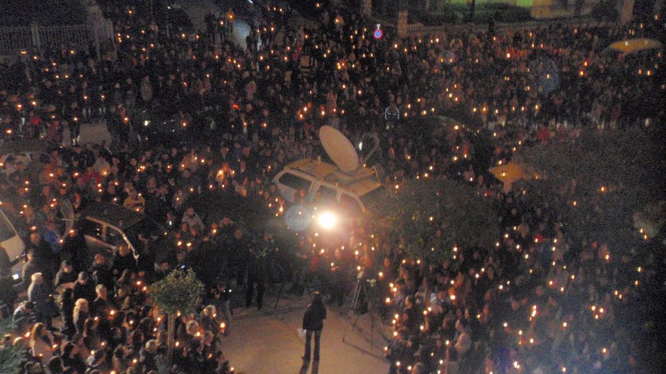 Συγκλονιστική σιωπηρή διαμαρτυρία για Ιωάννινα για τον Βαγγέλη -Χιλιάδες στο δρόμο [εικόνες] | iefimerida.gr 8