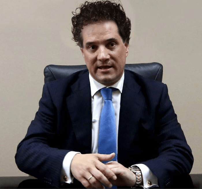 Σαμαράς, Αδωνις, Βενιζέλος, Θεοδωράκης με «περούκα Ντάισελμπλουμ» [εικόνες] | iefimerida.gr 3