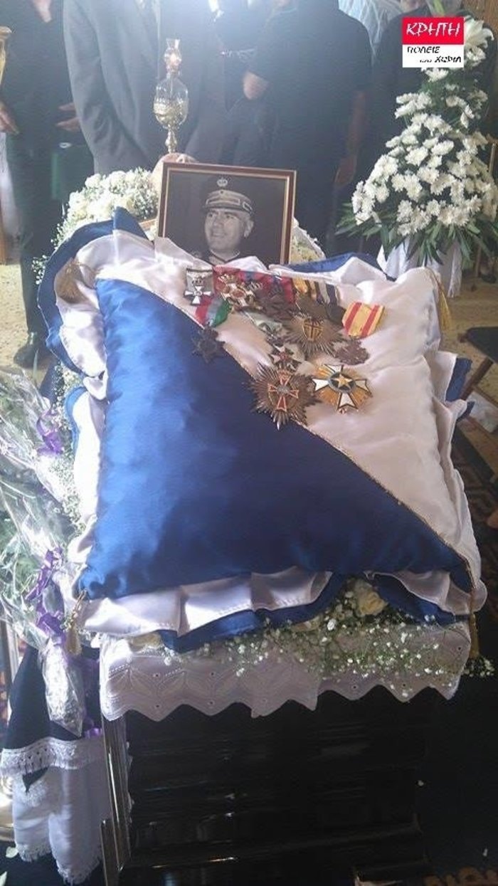 Κρήτη: Κηδεύτηκε ο Στυλιανός Παττακός, παρουσία στελεχών της Χρυσής Αυγής [εικόνες] | iefimerida.gr 2