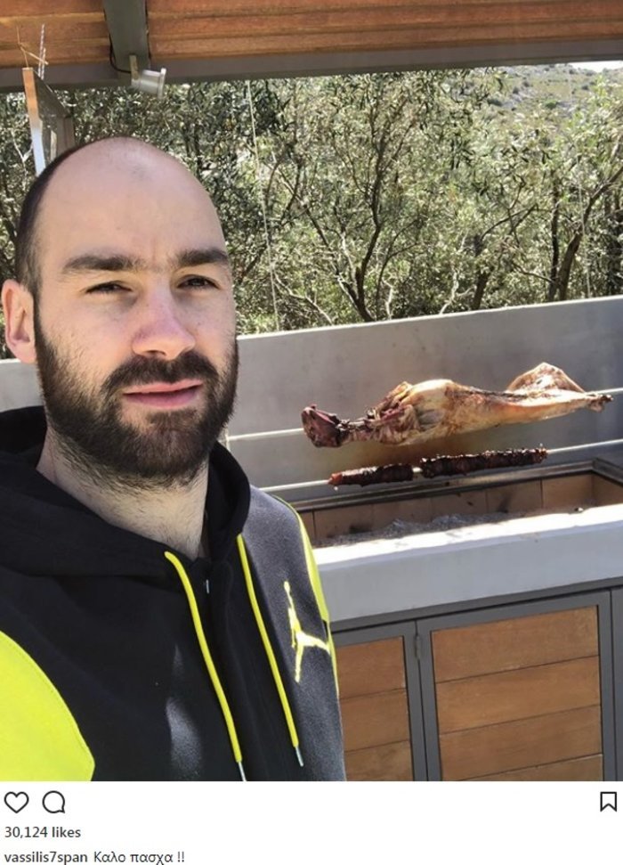 Επική selfie του Σπανούλη με το... πασχαλινό αρνί [εικόνα] | iefimerida.gr 0