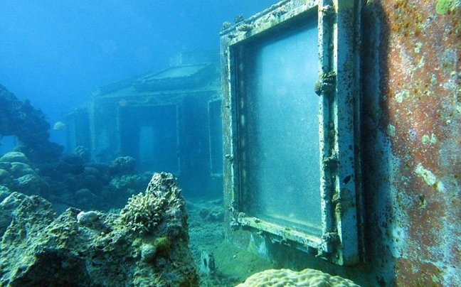 Υποβρύχιο στριπτιτζάδικο στο Ισραήλ ανακάλυψε δύτης [εικόνες] | iefimerida.gr 1