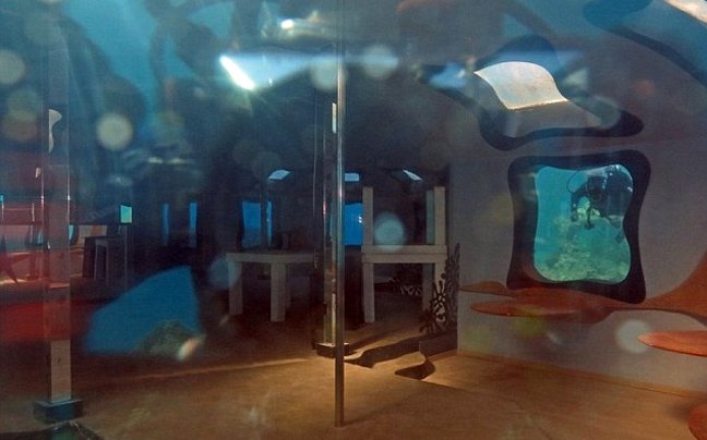 Υποβρύχιο στριπτιτζάδικο στο Ισραήλ ανακάλυψε δύτης [εικόνες] | iefimerida.gr 5