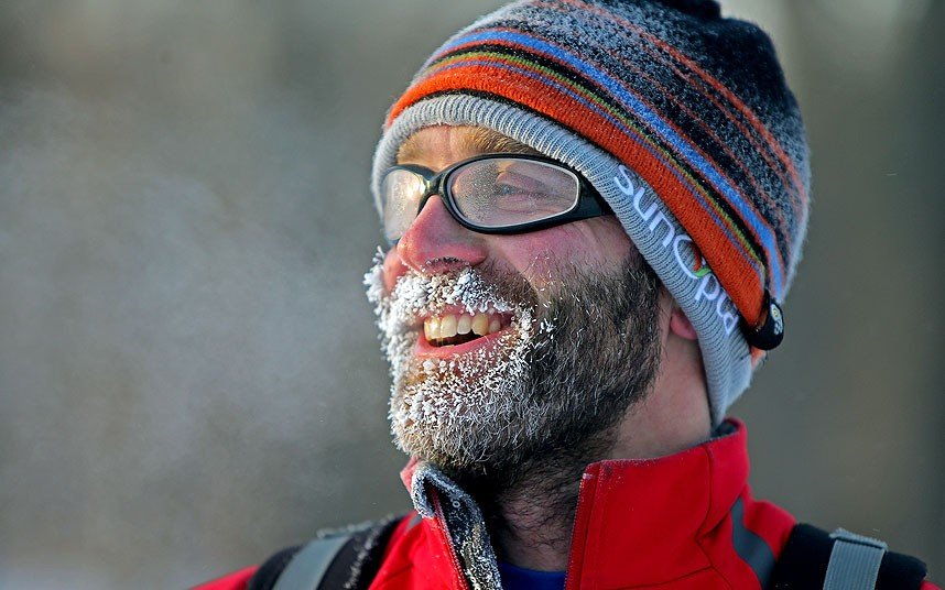 Συγκλονιστικά πορτρέτα από την πολική δίνη που παγώνει πρόσωπα στις ΗΠΑ [εικόνες] | iefimerida.gr 2