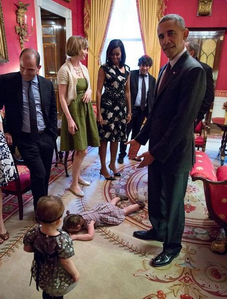 Απίστευτη 4χρονη κάνει μούτρα στον Ομπάμα [εικόνα] | iefimerida.gr 0