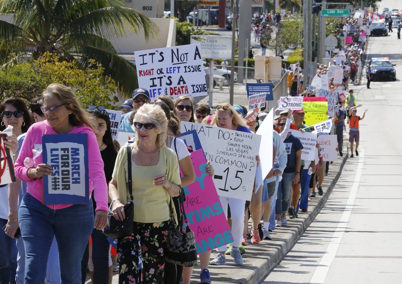 ΗΠΑ: Πάνω από 1 εκατ. άνθρωποι στους δρόμους -Διαμαρτυρήθηκαν κατά των όπλων [εικόνες] | iefimerida.gr 5