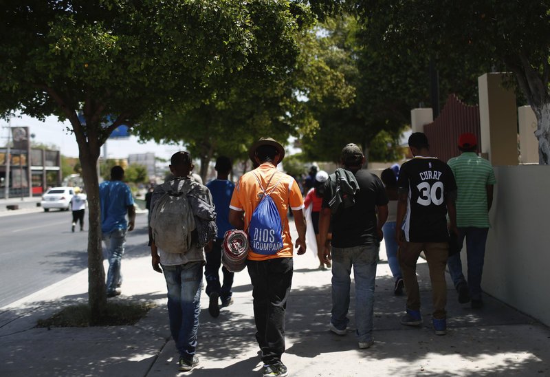 Εκατό μετανάστες έφτασαν στα σύνορα ΗΠΑ-Μεξικού -Ζητούν άσυλο | iefimerida.gr 2