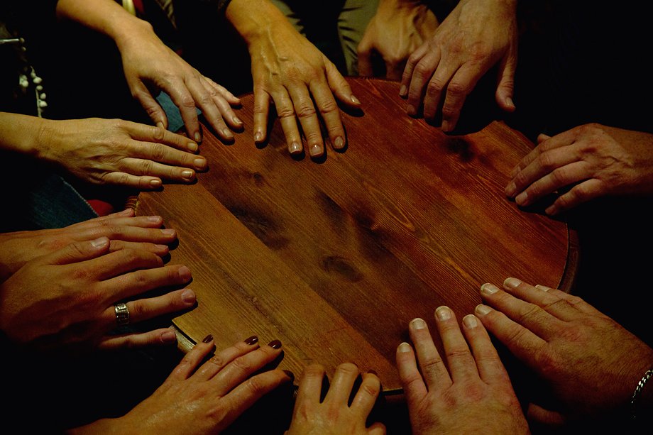 Η μεγαλύτερη κοινότητα πνευματιστών βρίσκεται στη Νέα Υόρκη-Οι κάτοικοι καλούν πνεύματα και λυγίζουν κουτάλια [εικόνες] | iefimerida.gr 4