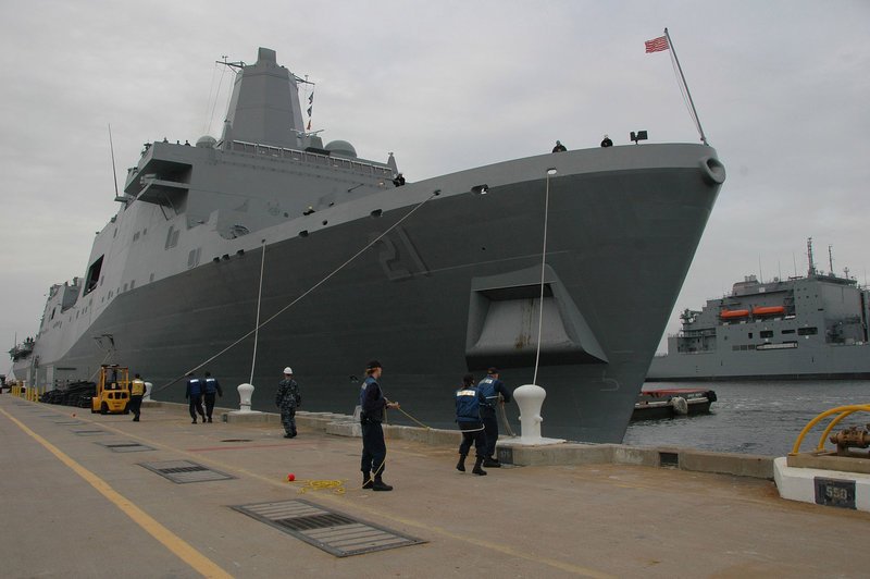 Στην Κύπρο το πολεμικό πλοίο USS New York -Φτιαγμένο από τα συντρίμμια των Δίδυμων Πύργων [εικόνες & βίντεο] | iefimerida.gr 4