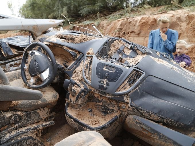 ΗΠΑ: Φονικές πλημμύρες στην Γιούτα -6 παιδιά ανάμεσα στους νεκρούς [εικόνες] | iefimerida.gr 0
