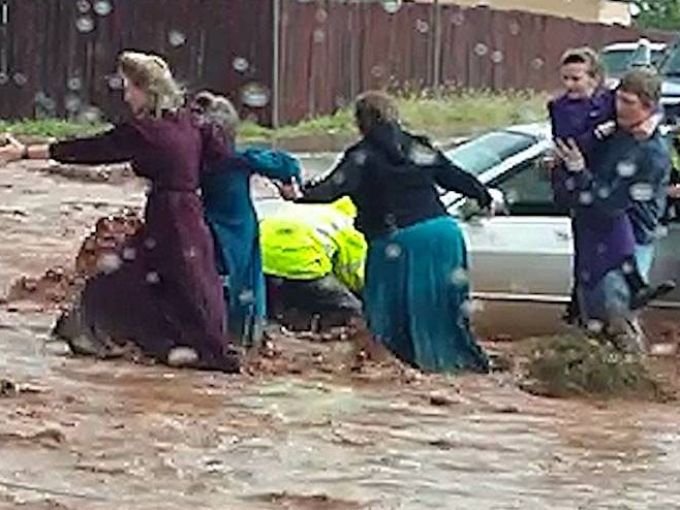 ΗΠΑ: Φονικές πλημμύρες στην Γιούτα -6 παιδιά ανάμεσα στους νεκρούς [εικόνες] | iefimerida.gr 3