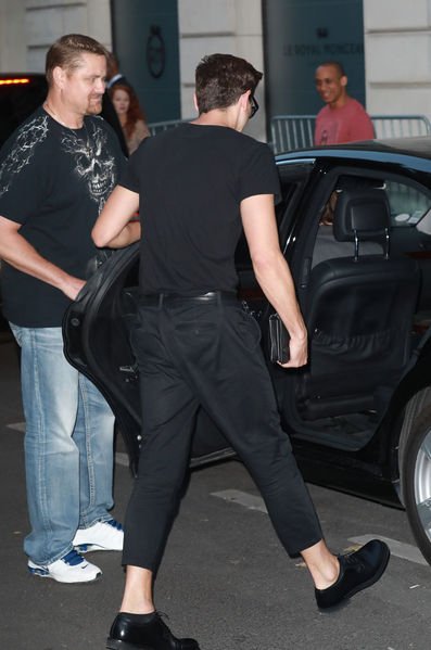 Η Σελίν Ντιόν ξεσαλώνει: Βγήκε ραντεβού με τον δεσμό της, με το σουτιέν στη φόρα [εικόνες] | iefimerida.gr 3