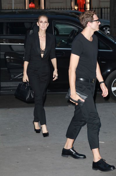 Η Σελίν Ντιόν ξεσαλώνει: Βγήκε ραντεβού με τον δεσμό της, με το σουτιέν στη φόρα [εικόνες] | iefimerida.gr 5