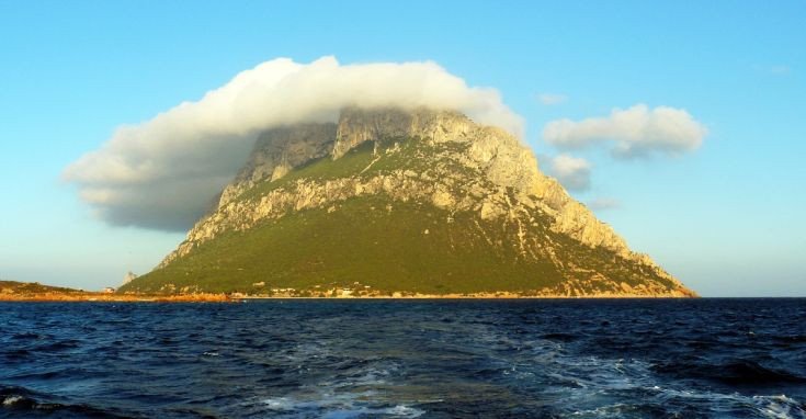 Το μικρότερο βασίλειο του κόσμου -Εχει 11 κατοίκους, 100 κατσίκες και έναν βασιλιά με σανδάλια [εικόνες]  | iefimerida.gr 1