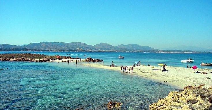 Το μικρότερο βασίλειο του κόσμου -Εχει 11 κατοίκους, 100 κατσίκες και έναν βασιλιά με σανδάλια [εικόνες]  | iefimerida.gr 5