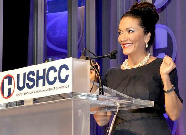 Νίνα Βάκα: Η μετανάστρια που έγινε πετυχημένη επιχειρηματίας -Ξεκίνησε με 300 δολάρια και βγάζει εκατομμύρια [εικόνες] | iefimerida.gr 4