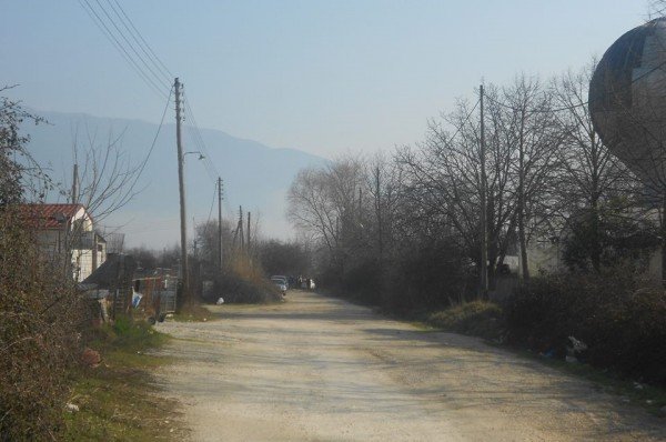 Φωτογραφίες από το σημείο που βρέθηκε το άψυχο σώμα του 20χρονου Βαγγέλη Γιακουμάκη - Δίπλα του βρέθηκε ένα μαχαίρι | iefimerida.gr 3