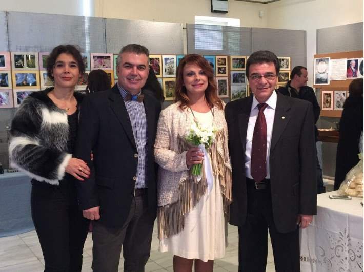 Κοσιώνη - Μπακογιάννης χόρεψαν μαζί σε γάμο στη Λαμία [εικόνα] | iefimerida.gr 1
