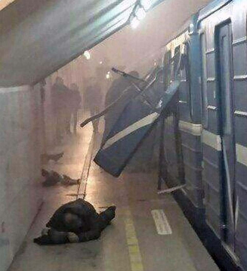 Φωτογραφίες-σοκ από το βαγόνι μετά την έκρηξη στην Αγία Πετρούπολη [εικόνες] | iefimerida.gr 2