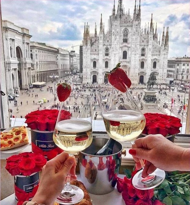 Πρωινό στην Βενετία πήρε ένα ζευγάρι με θέα την πλατεία του Αγίου Μάρκου