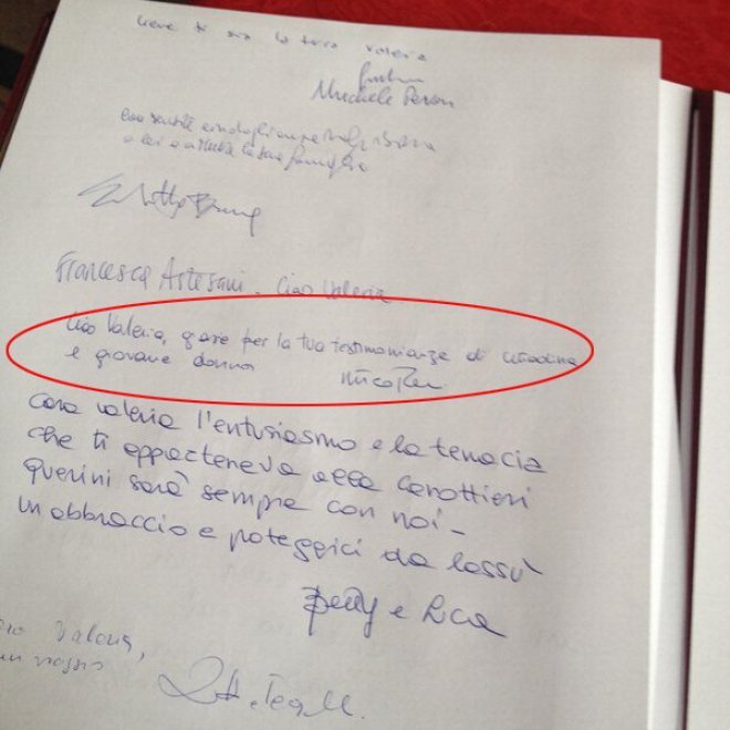 Βενετία: Ο Ρέντσι στην κηδεία της 29χρονης Ιταλίδας που δολοφονήθηκε στο Bataclan [εικόνες] | iefimerida.gr 5