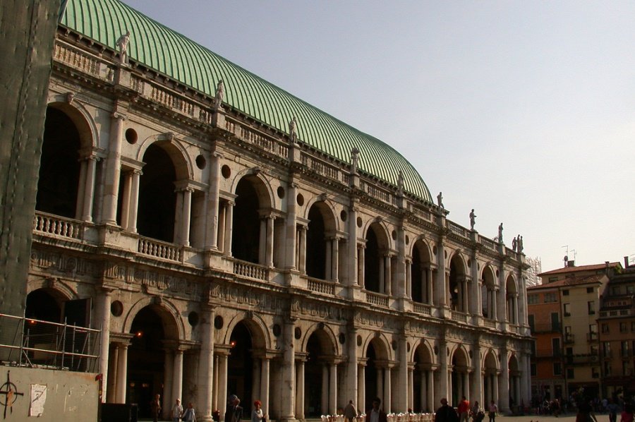 Ιταλία: Σε παραμυθένιο κτίριο του 1500 η μεγαλύτερη έκθεση έργων τέχνης του Βαν Γκογκ [εικόνες] | iefimerida.gr 4