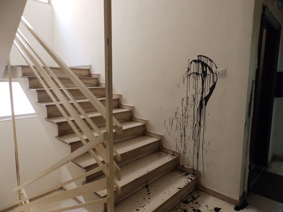 Xανιά: Προσπάθησαν να κάψουν τα γραφεία της Χρυσής Αυγής -Πέταξαν μπογιές [εικόνες] | iefimerida.gr 1