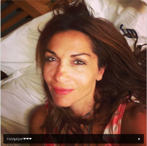 Η Δέσποινα Βανδή αγουροξυπνημένη, ποζάρει στο φακό χωρίς ίχνος μακιγιάζ [εικόνα] | iefimerida.gr 0