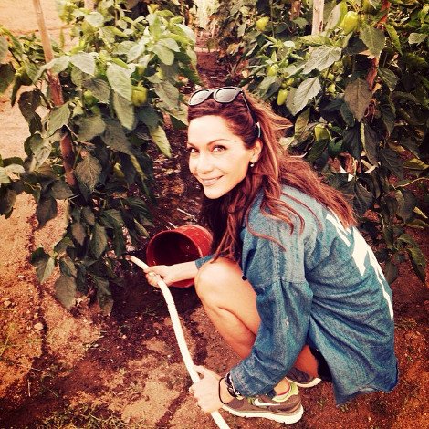 Η Δέσποινα Βανδή έγινε αγρότισσα [εικόνες] | iefimerida.gr 1