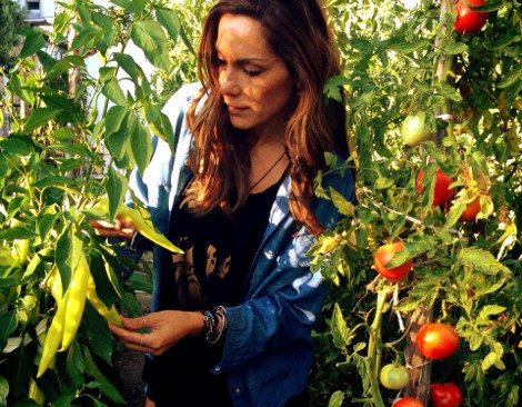 Η Δέσποινα Βανδή έγινε αγρότισσα [εικόνες] | iefimerida.gr 0