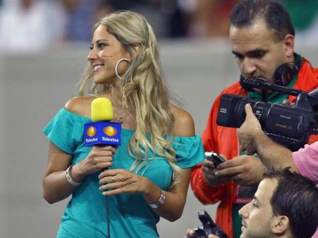 Ρεπόρτερ με μπικίνι -Οταν και η δημοσιογραφία στο Μουντιάλ απαιτεί στήθος [βίντεο] | iefimerida.gr 9