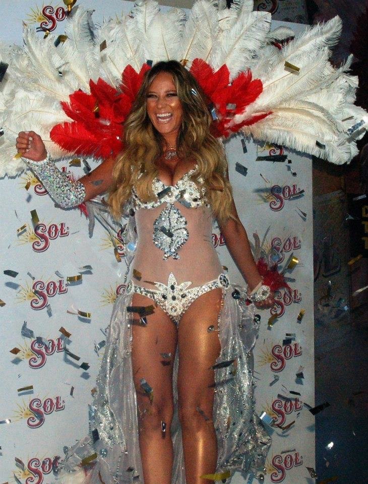 Ρεπόρτερ με μπικίνι -Οταν και η δημοσιογραφία στο Μουντιάλ απαιτεί στήθος [βίντεο] | iefimerida.gr 5