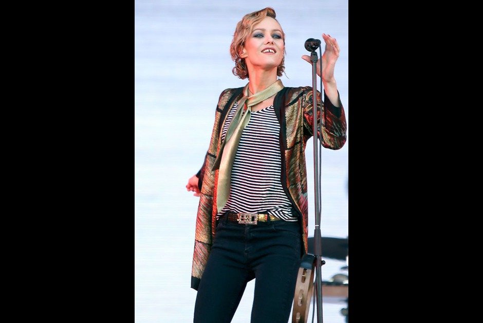 Βανέσα Παραντί, η πρώην μούσα του Τζόνι Ντεπ τραγουδούσε υπέροχα [εικόνες] | iefimerida.gr 3