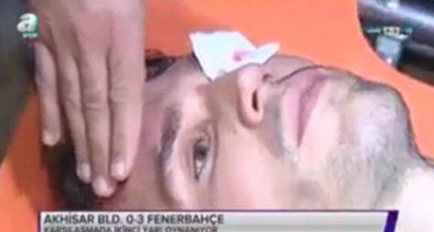 Εντονη ανησυχία για τον Φαν Πέρσι - Κίνδυνος να χάσει την όρασή του [βίντεο] | iefimerida.gr 0