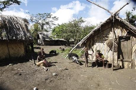 Ο πρίγκιπας που γεννήθηκε στην Ελλάδα, έγινε σύζυγος βασίλισσας στην Αγγλία και λατρεύεται ως Θεός στο Βανουάτου [εικόνες] | iefimerida.gr 4