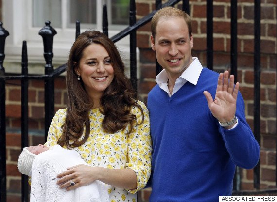 Ολες οι λεπτομέρειες της βάπτισης της πριγκίπισσας Σάρλοτ - Το προσκλητήριο και το νερό από τον Ιορδάνη [εικόνες] | iefimerida.gr 2