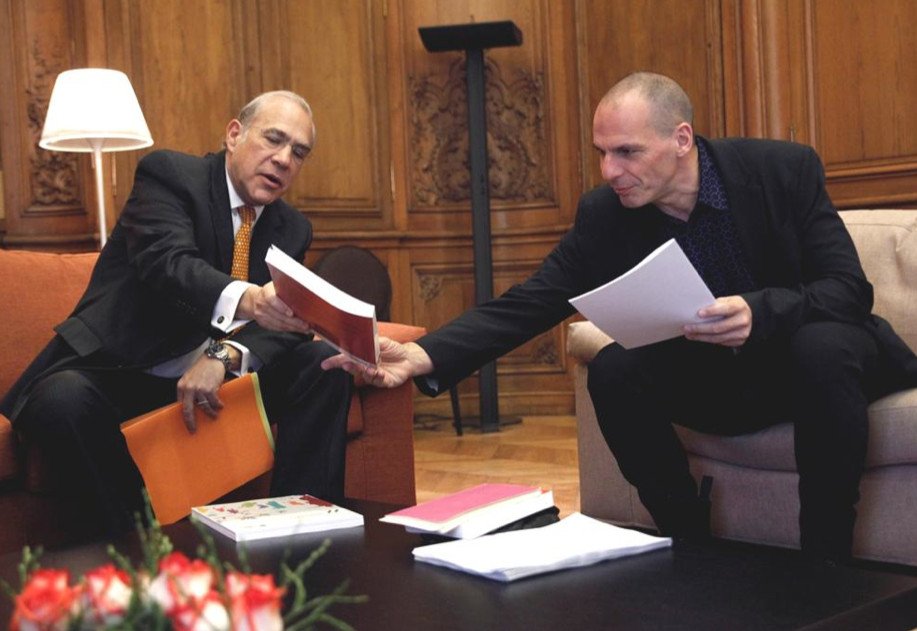 Επιασαν στον... ύπνο τον Βαρουφάκη: Γερμανός δημοσιογράφος έκανε tweet με τον υπουργό να κοιμάται [εικόνες] | iefimerida.gr 3