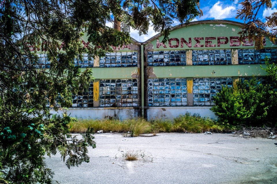 Διεθνές εγχείρημα σε Αργος και Μυκήνες: Καλλιτέχνες παρεμβαίνουν σε ρημαγμένα εργοστάσια [εικόνες]  | iefimerida.gr 3