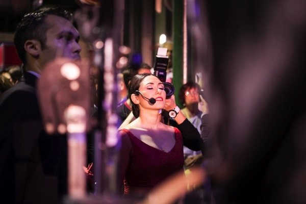 Απίστευτες σκηνές στη Βαρβάκειο: 3.000 άτομα πλημμύρισαν την κρεαταγορά [βίντεο] | iefimerida.gr 1