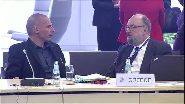 Ειρωνείες και αυστηρά μηνύματα από Σόιμπλε και Ντάισελμπλουμ | iefimerida.gr 0