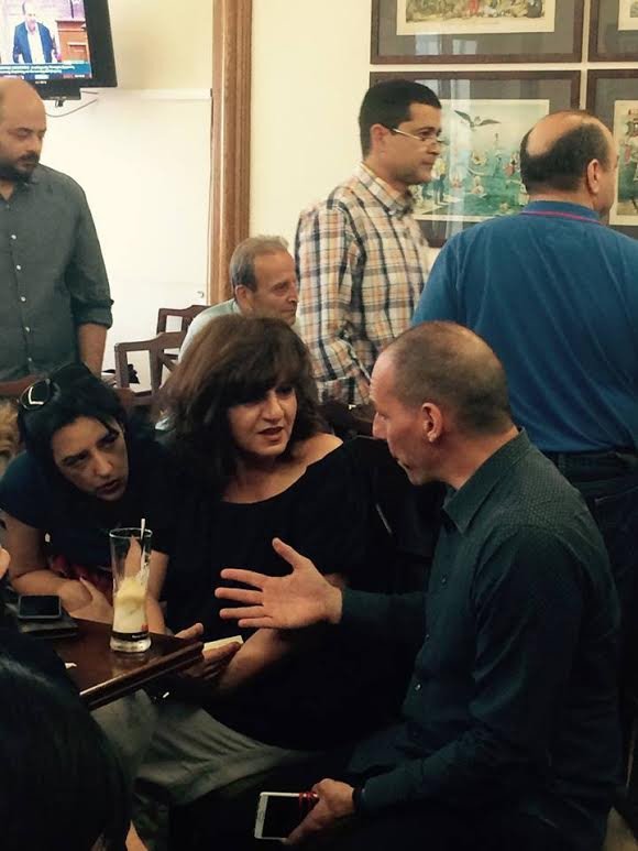 «Προτιμώ να είμαι βουλευτής και να με λένε Γιάνη» -Ο Βαρουφάκης στο καφενείο της Βουλής [εικόνες] | iefimerida.gr 2