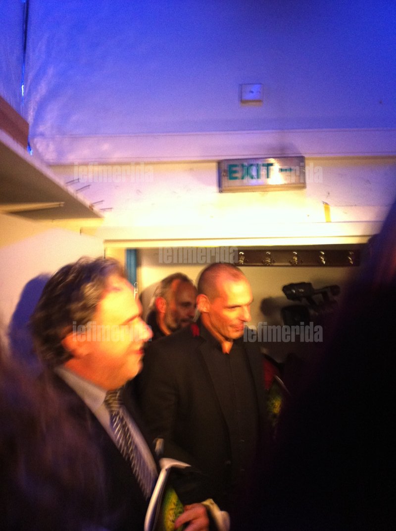 Ο Βαρουφάκης ψήφισε για Πρόεδρο και πήγε θέατρο: «Θα ζήσουμε ευτυχισμένες μέρες σαν του Μπέκετ» [εικόνες] | iefimerida.gr 3