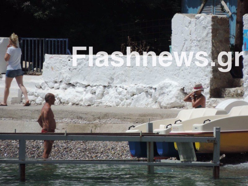 Ανετη ζωή: Βαρουφάκης και Δανάη μαυρίζουν στην Κρήτη [εικόνες] | iefimerida.gr 2