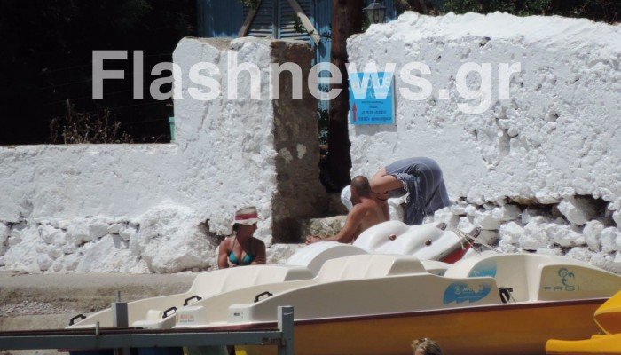 Ανετη ζωή: Βαρουφάκης και Δανάη μαυρίζουν στην Κρήτη [εικόνες] | iefimerida.gr 3