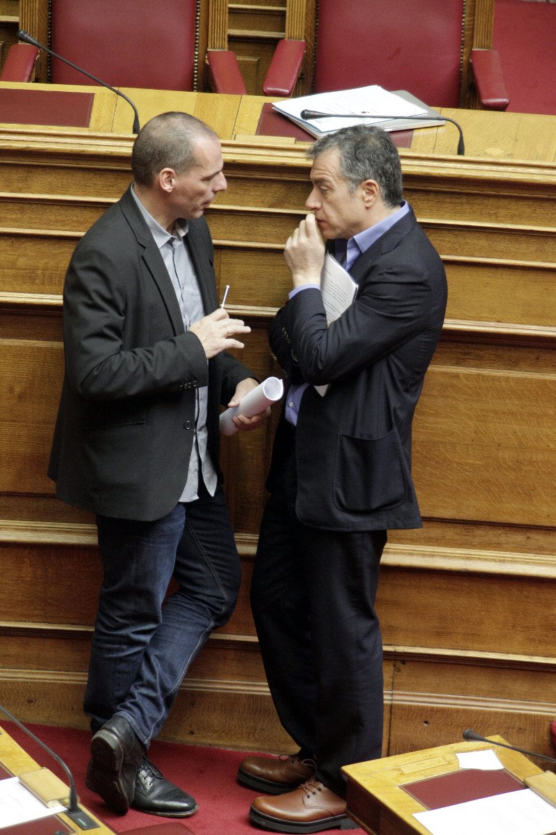 Ενα ταραγμένο 20λεπτο τετ-α-τετ Βαρουφάκη με Θεοδωράκη [εικόνες] | iefimerida.gr 10