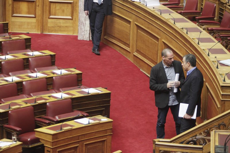 Ενα ταραγμένο 20λεπτο τετ-α-τετ Βαρουφάκη με Θεοδωράκη [εικόνες] | iefimerida.gr 11