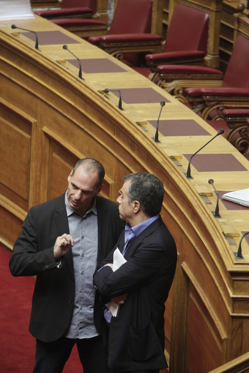 Ενα ταραγμένο 20λεπτο τετ-α-τετ Βαρουφάκη με Θεοδωράκη [εικόνες] | iefimerida.gr 14