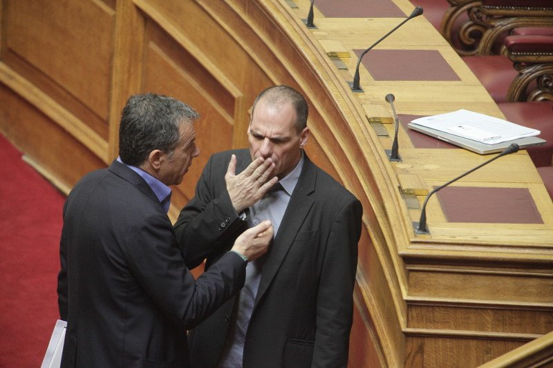 Ενα ταραγμένο 20λεπτο τετ-α-τετ Βαρουφάκη με Θεοδωράκη [εικόνες] | iefimerida.gr 15