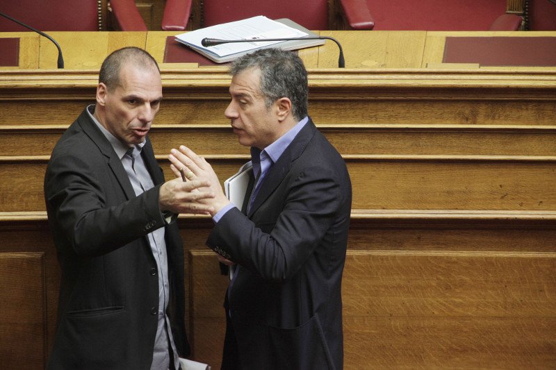 Ενα ταραγμένο 20λεπτο τετ-α-τετ Βαρουφάκη με Θεοδωράκη [εικόνες] | iefimerida.gr 6